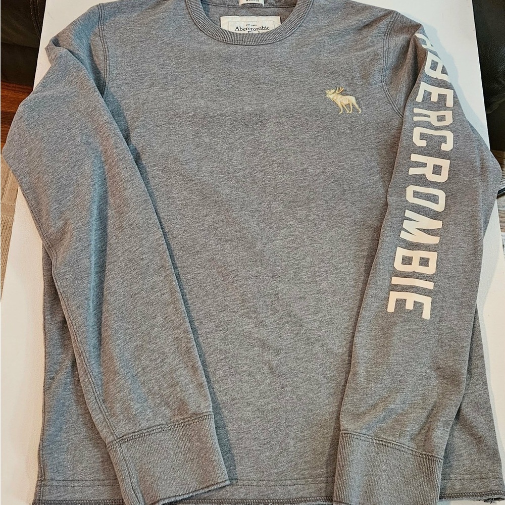 Abercrombie & Fitch Heather Gray Crewneck Sweater